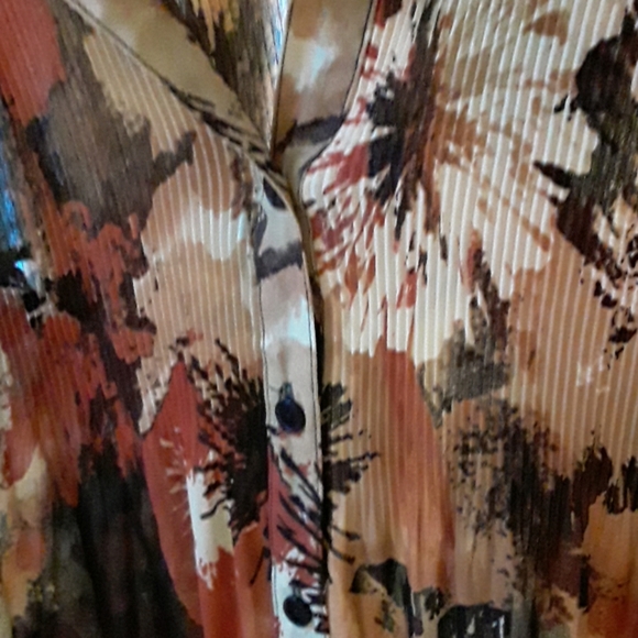 Top - Picture 4 of 4